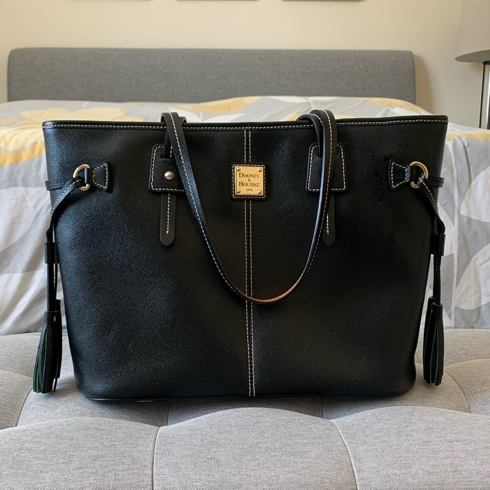Dooney & Bourke tote
